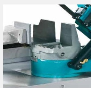 IMET GBS 218 GH radna zona i zakretni stol